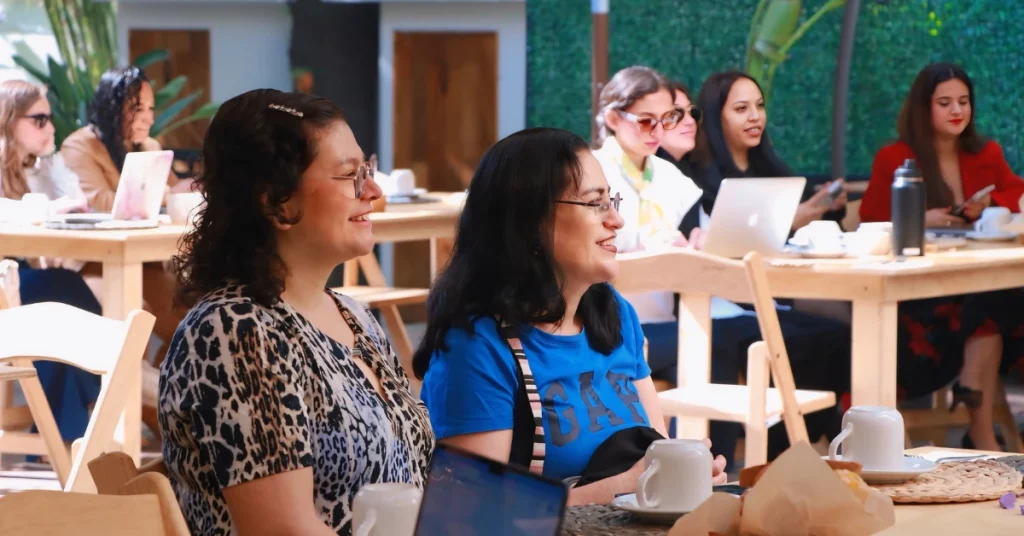 Mujeres que Facturan brunch empresarial